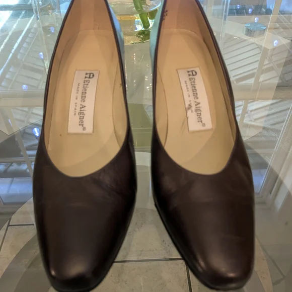 Etienne Aigner Classic Brown Heels - Picture 2 of 5